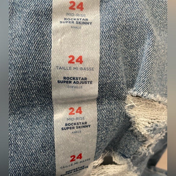 Old Navy Rockstar Super Skinny Jeans - Picture 7 of 8